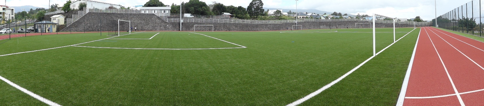 Terrain synthétique et piste – Stade P.BADRE Tampon / La Réunion
