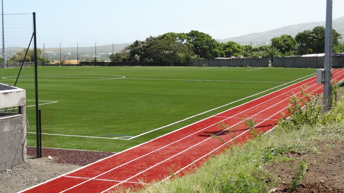 Terrain synthétique et piste – Stade DALLEAU Saint-Louis / La Réunion