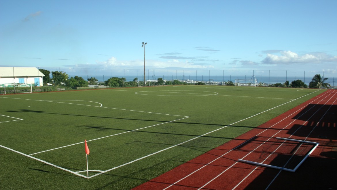 Terrain synthétique et piste – Stade Aristide Bolon La Possession / La Réunion