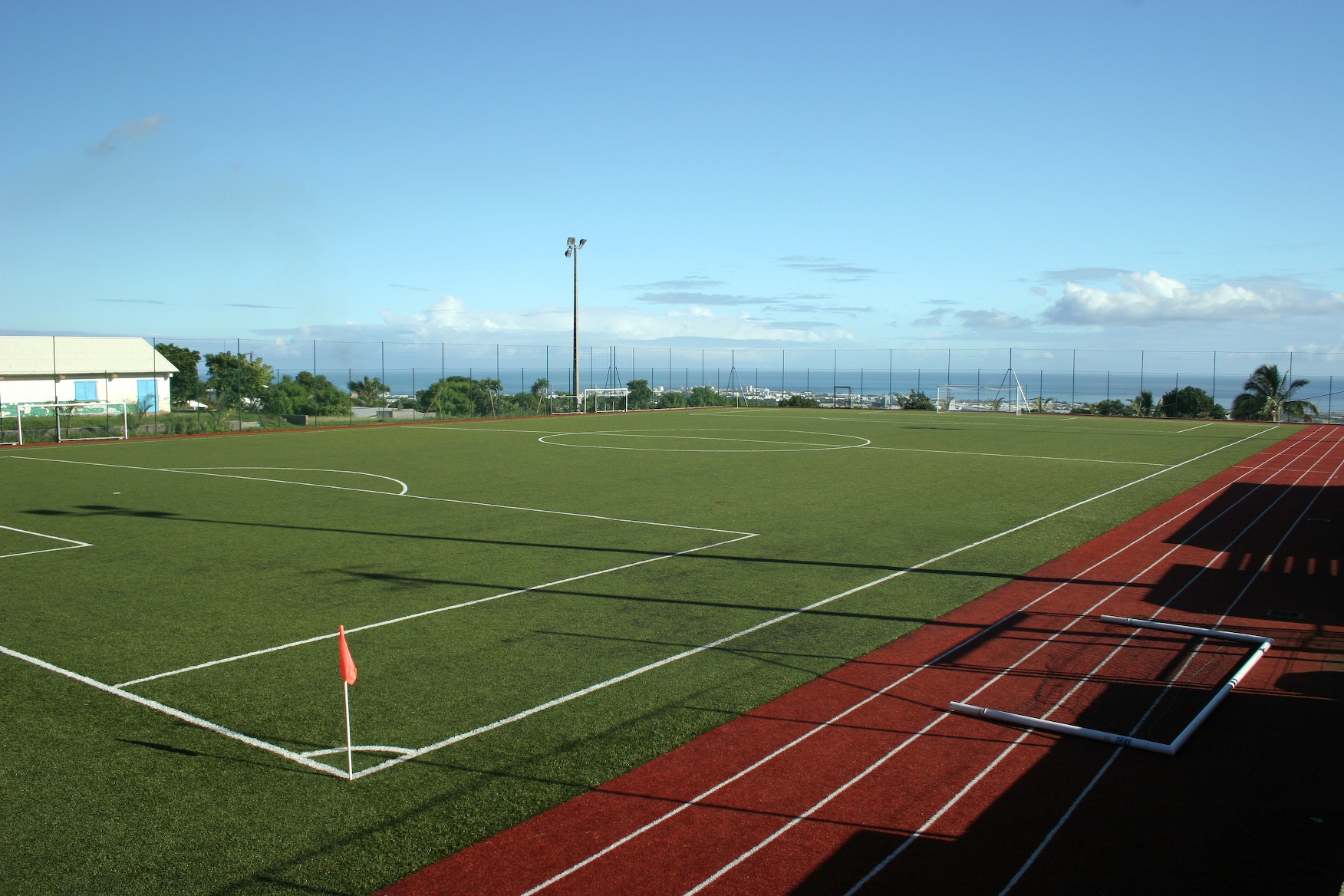 Terrain synthétique et piste – Stade Aristide Bolon La Possession / La Réunion